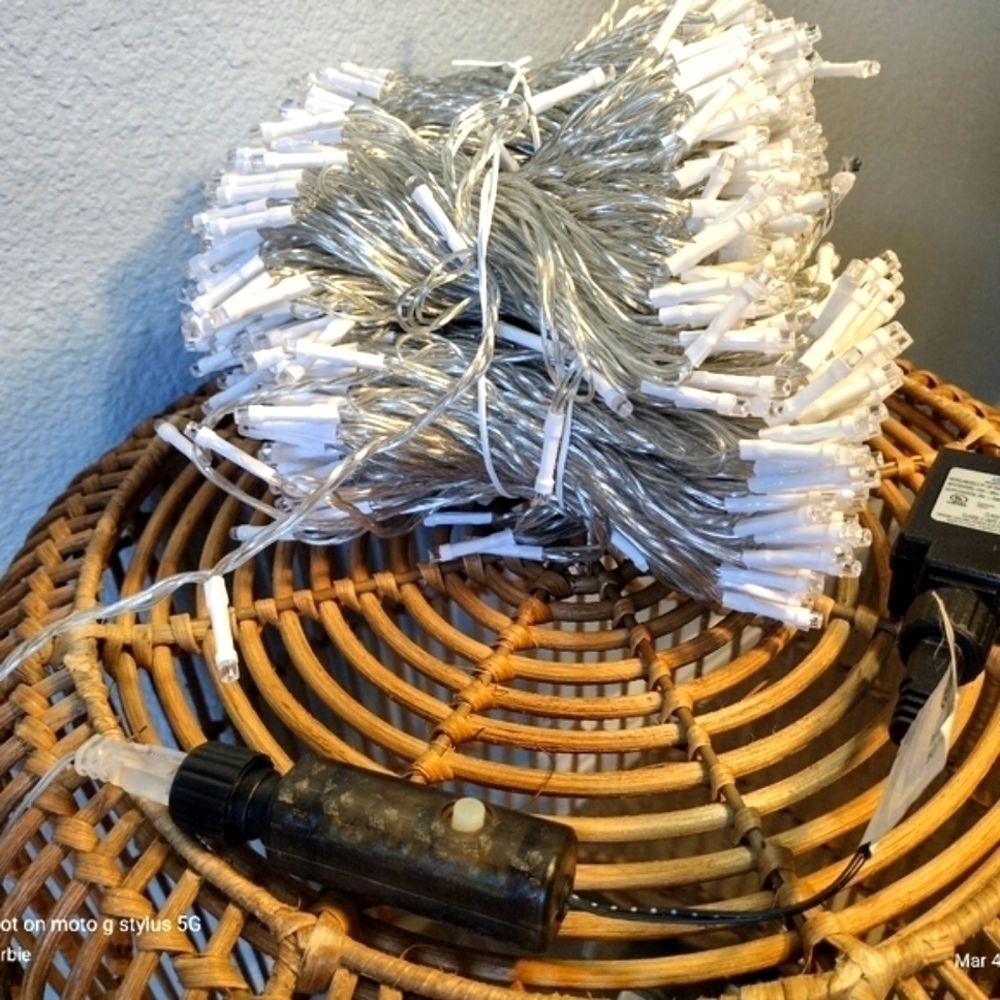 1000 LED Lights, 403 FT Super Long Lights with remote timer! Christmas!​​​​​​